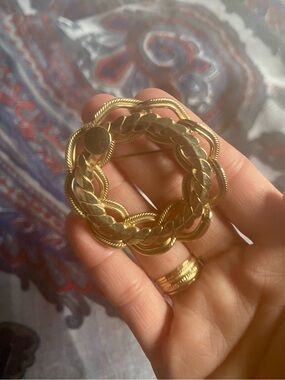KRAMAR Gold-Tone Wreath Brooch